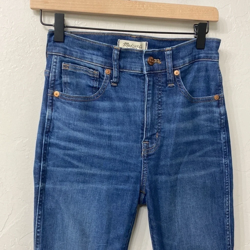 Madewell 10” high rise skinny raw hem jeans size 25.